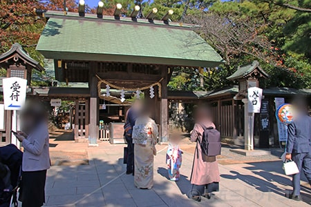 船橋大神宮 神門前の様子