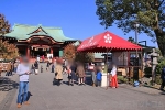 亀戸天神社 本殿前七五三の賑わいの様子（その1）