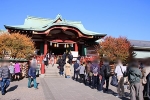 亀戸天神社 七五三の御祈祷が執り行われる本殿の様子