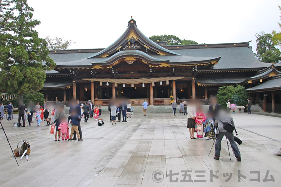 寒川神社 本殿前の広場の様子