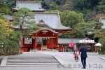 鶴岡八幡宮 本宮手前の楼門（もしくは神門）の様子