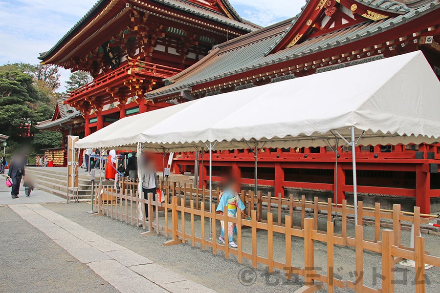 鶴岡八幡宮 本宮前に設置の七五三御祈祷用テントの様子（その2）