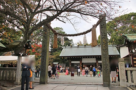 伊勢山皇大神宮 注連柱の様子