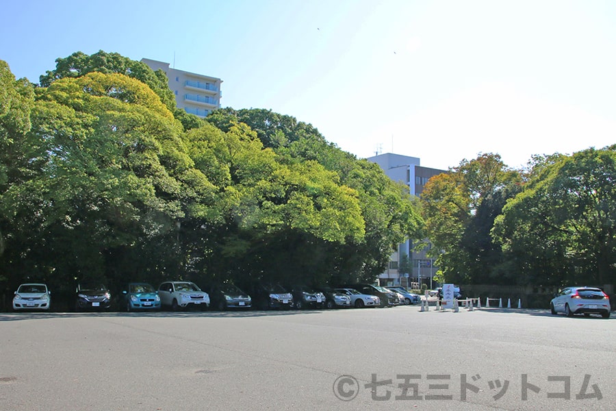 熱田神宮 東門近く駐車場の様子