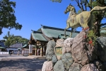 真清田神社 神馬像から拝殿・本殿を見た様子