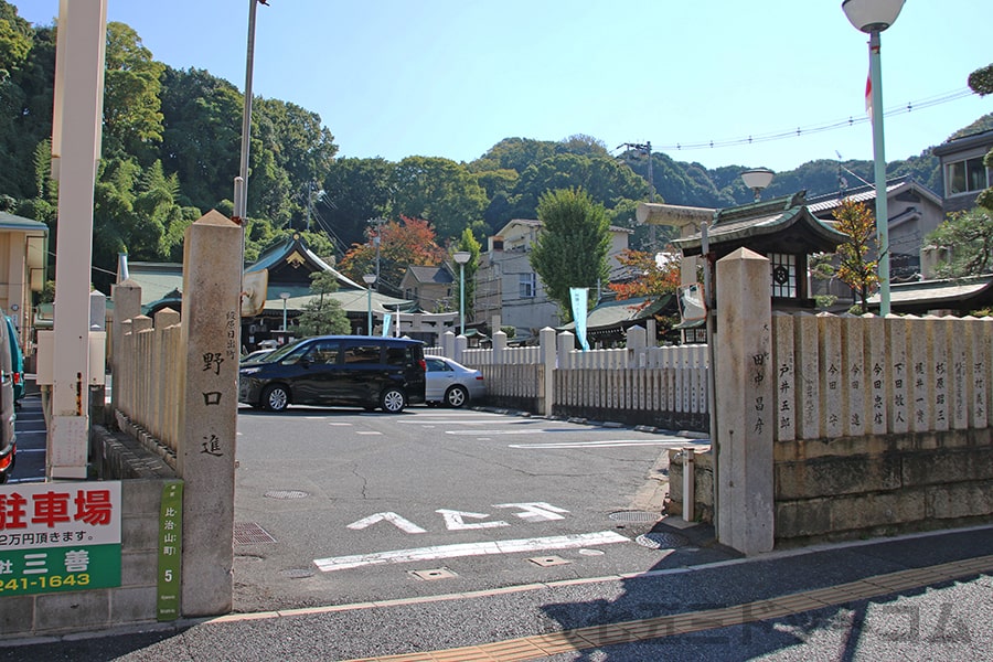 比治山神社 駐車場入口の様子