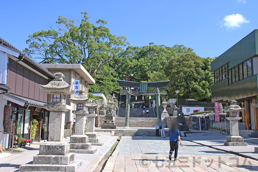 防府天満宮 境内入口と参道の様子