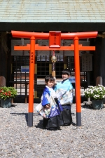 神社でロケーション撮影