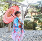 神社でロケーション撮影